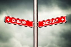 socialism-vs-capitalism1